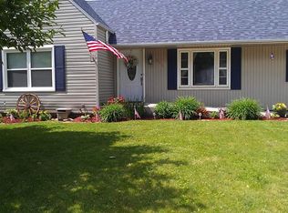 545 Nassau St E, East Canton, OH 44730