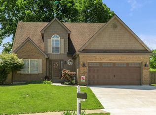 395 Colony Dr, Versailles, KY 40383