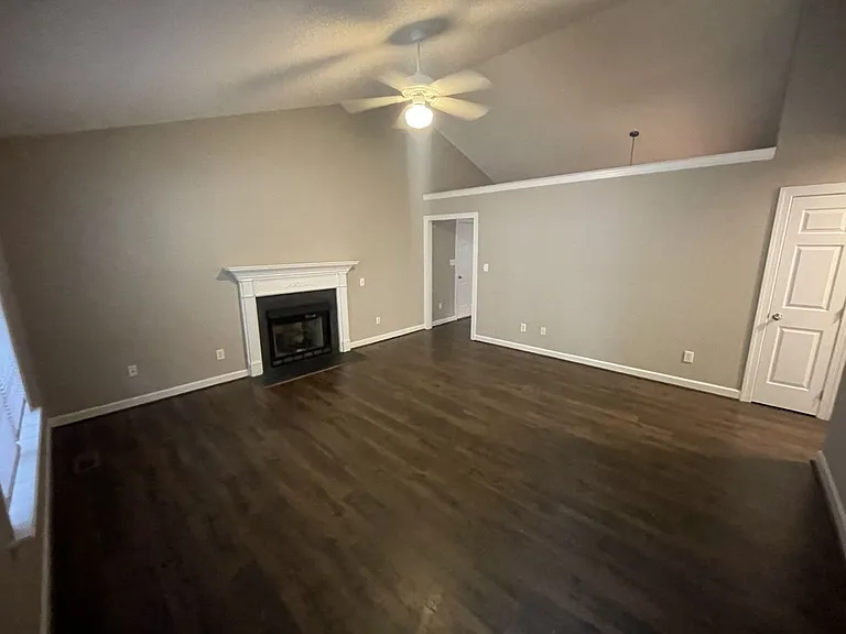 221 Alberbury Commons Ct — Photo 5