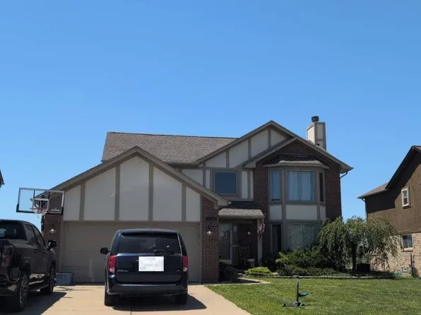 53103 W Ridge Dr, Chesterfield, MI 48051