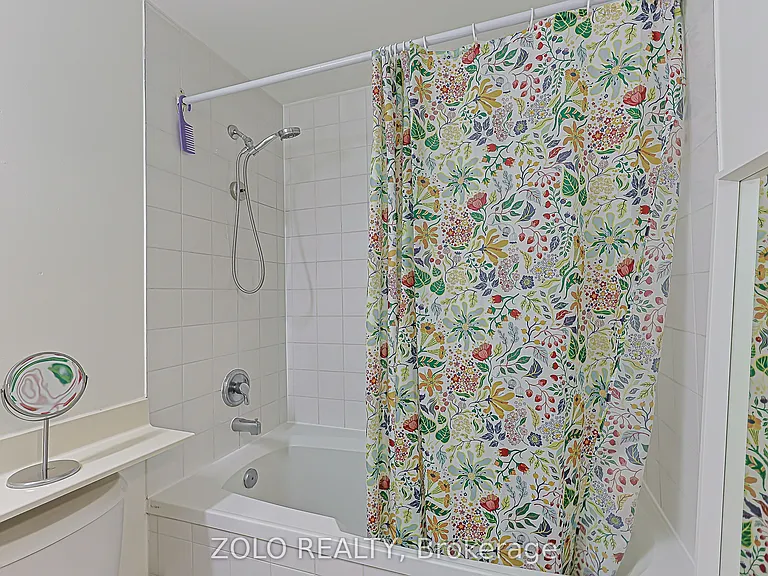 555 Yonge St #804 — Photo 17