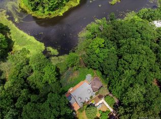 76 Lakeview Dr, Ridgefield, CT 06877