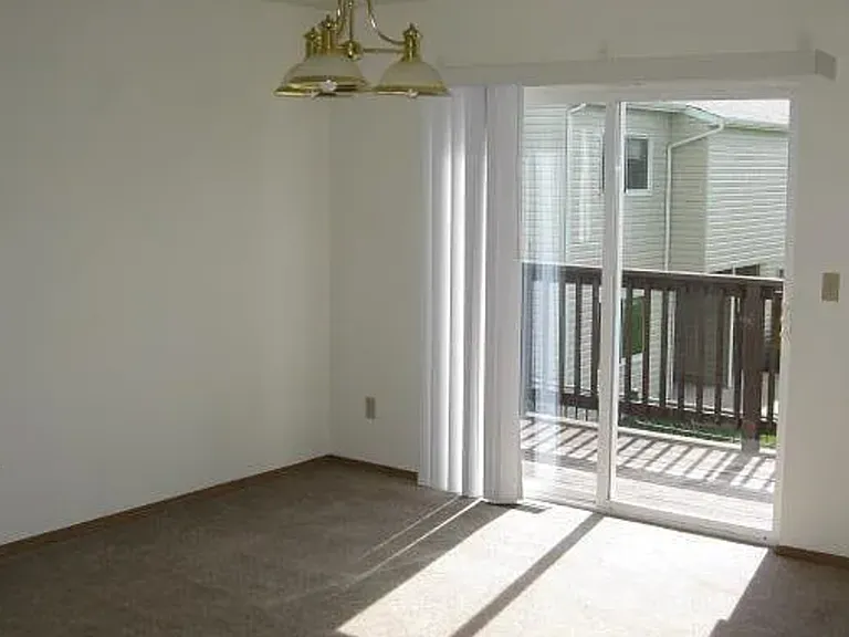 1725 W Kagy Blvd — Photo 9