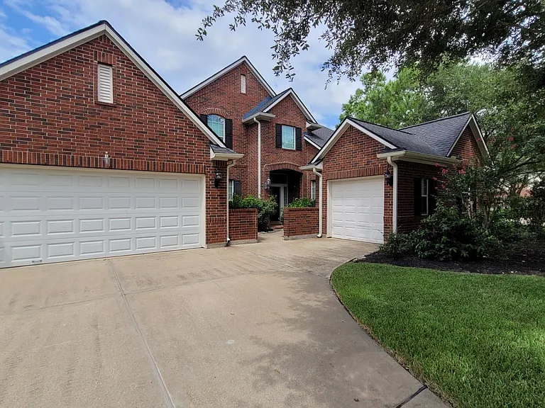 23631 Finbury Ln — Photo 3