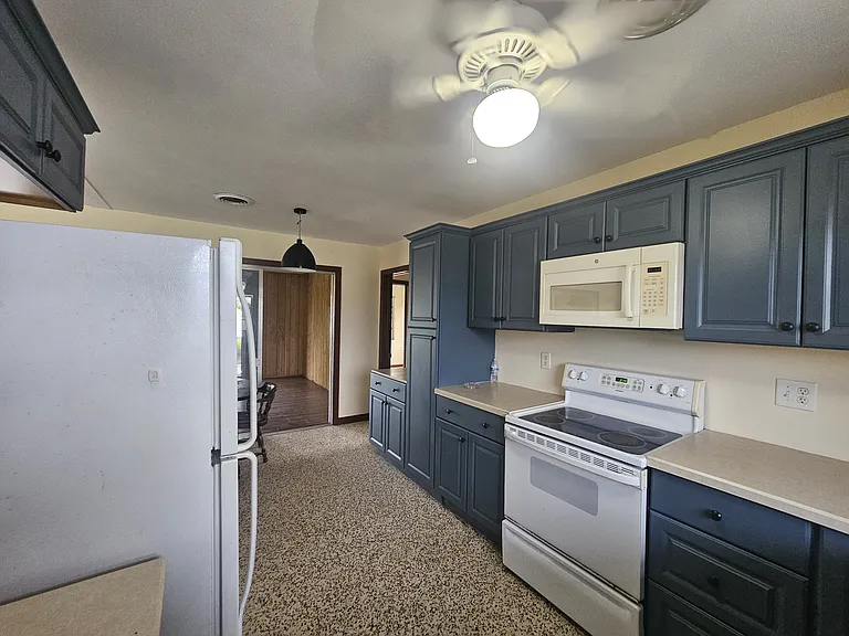 824 Cypress Ave — Photo 4