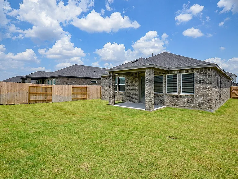 9727 Rialto Heights Dr — Photo 35