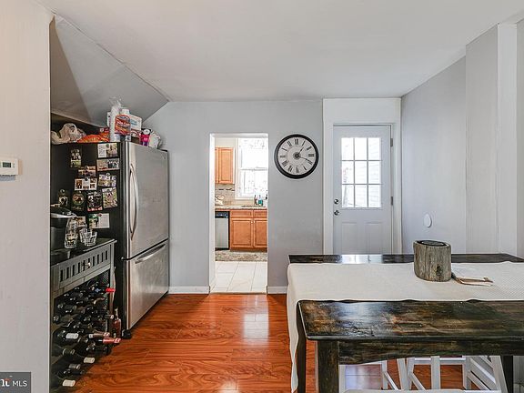 4th image of 2666 Webb St