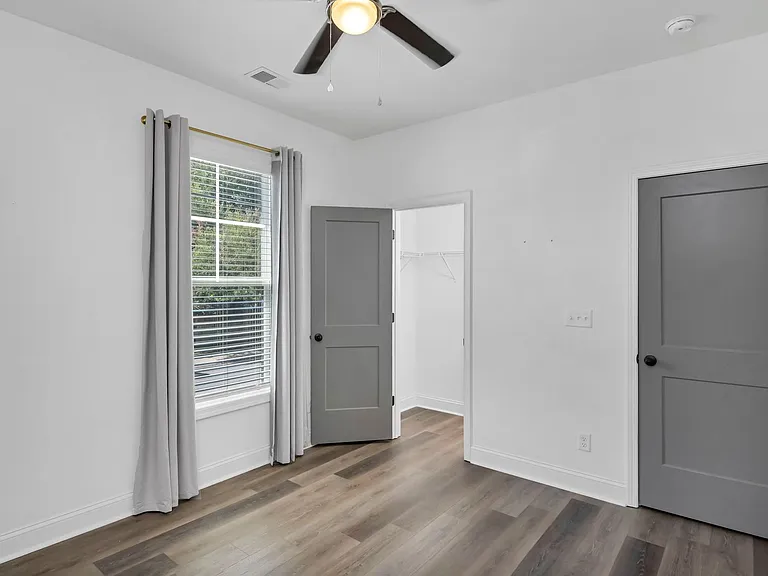 2035 Rosewood Dr — Photo 23