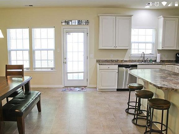 5th image of 8026 Hinsdale Ln