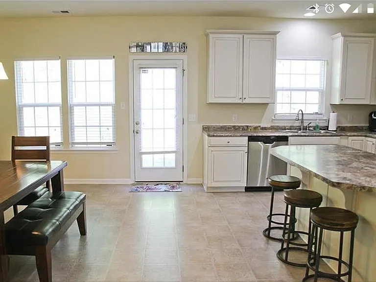 8026 Hinsdale Ln — Photo 5