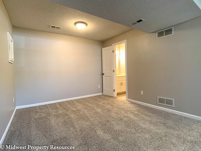 617 SE Battery Dr — Photo 25