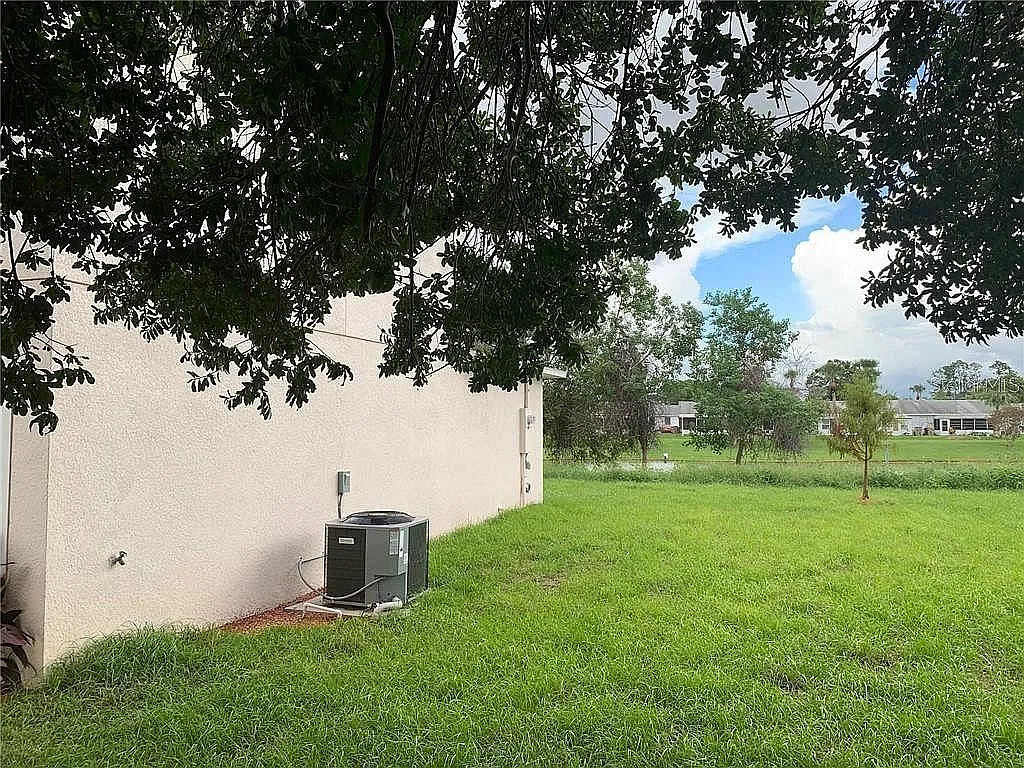 3 bed, 1270 sqft, $1,895 — Photo 3