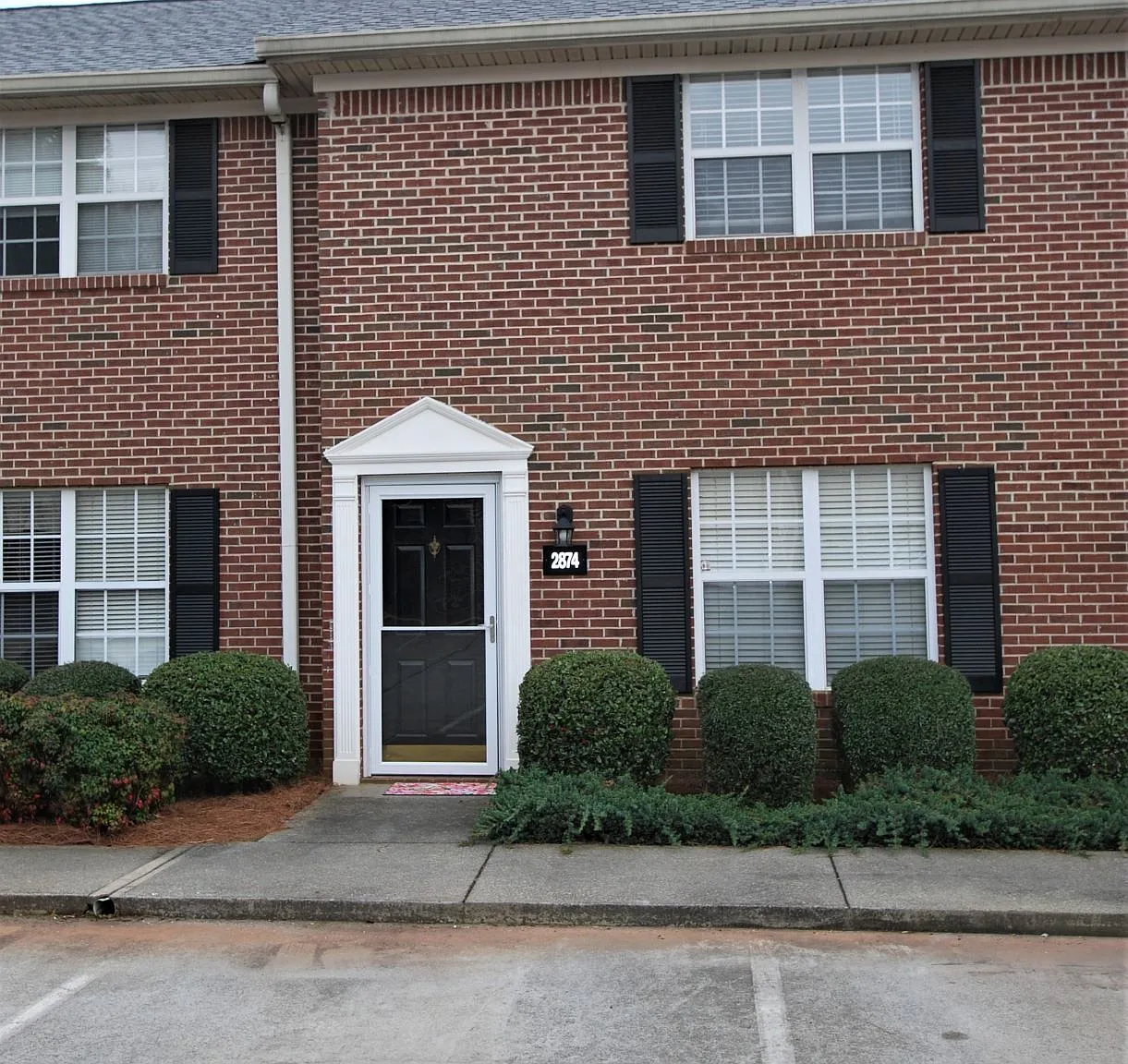2 bed, 1.5 bath, 1005 sqft, $1,395 — Photo 1