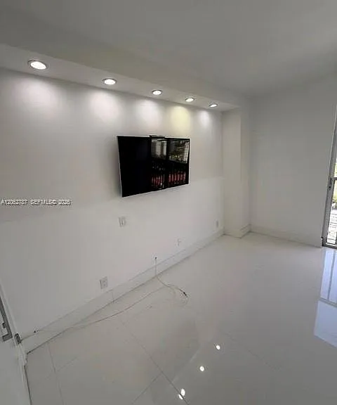 19707 Turnberry Way #24B — Photo 22