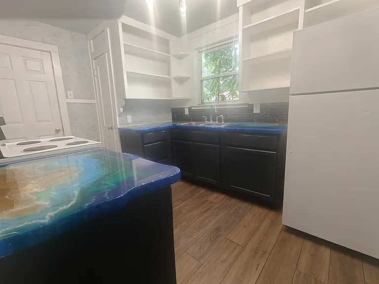 3804 Macarthur Dr — Photo 5