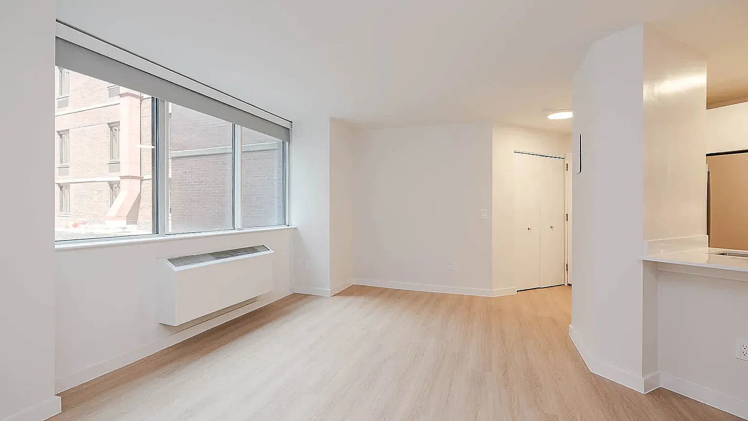 180 Riverside Boulevard — Photo 2