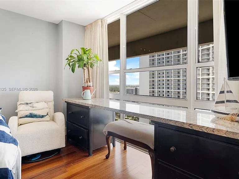 600 NE 36th St #2 — Photo 32