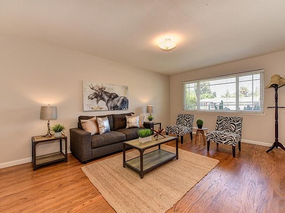 4th image of 8436 Lake Forest Dr