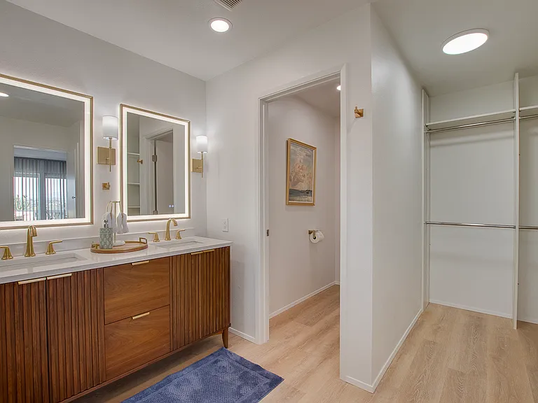 8143 La Jolla Scenic Dr N — Photo 25