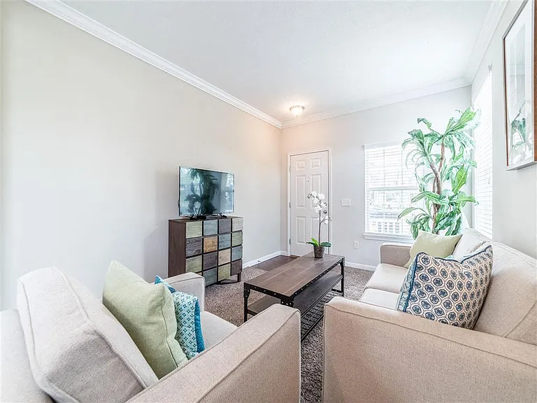 Hilliard Place — Photo 5