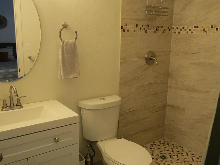 1627 E 13th St #1 — Photo 13
