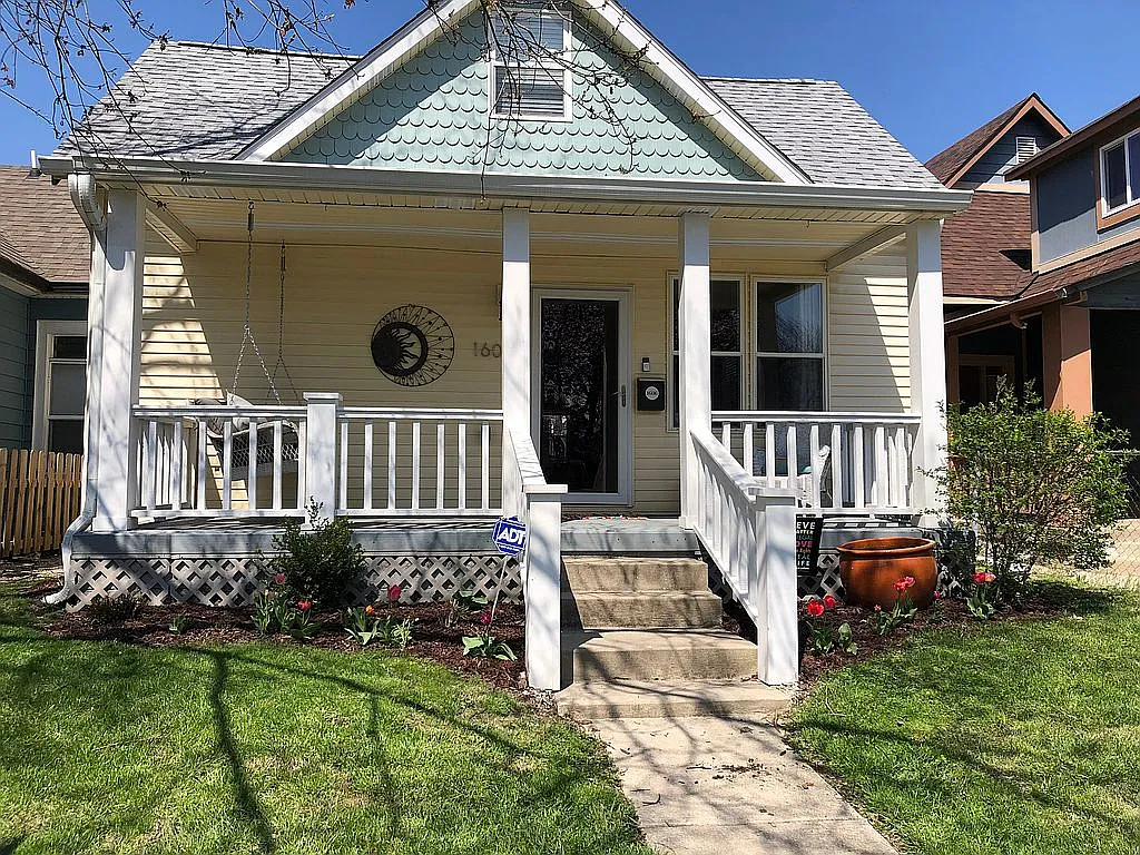 1606 Lexington Ave photo 1