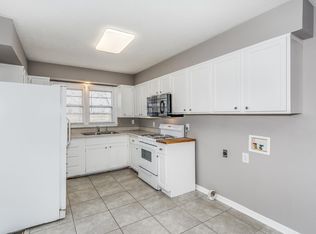 300 N Brownthrush Ln, Wichita, KS 67212