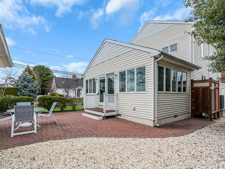 124 Neptune Pl — Photo 33