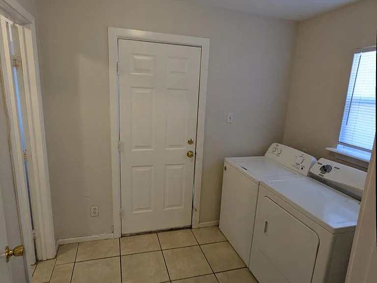719 Herkimer St — Photo 11