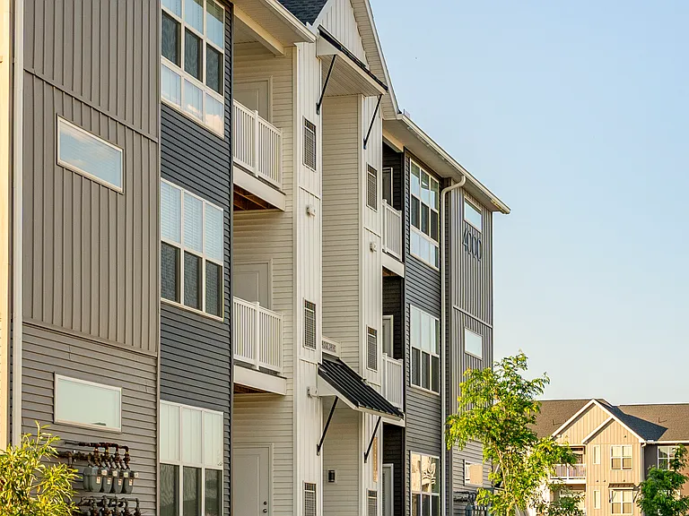 Park West Apartments — Photo 26