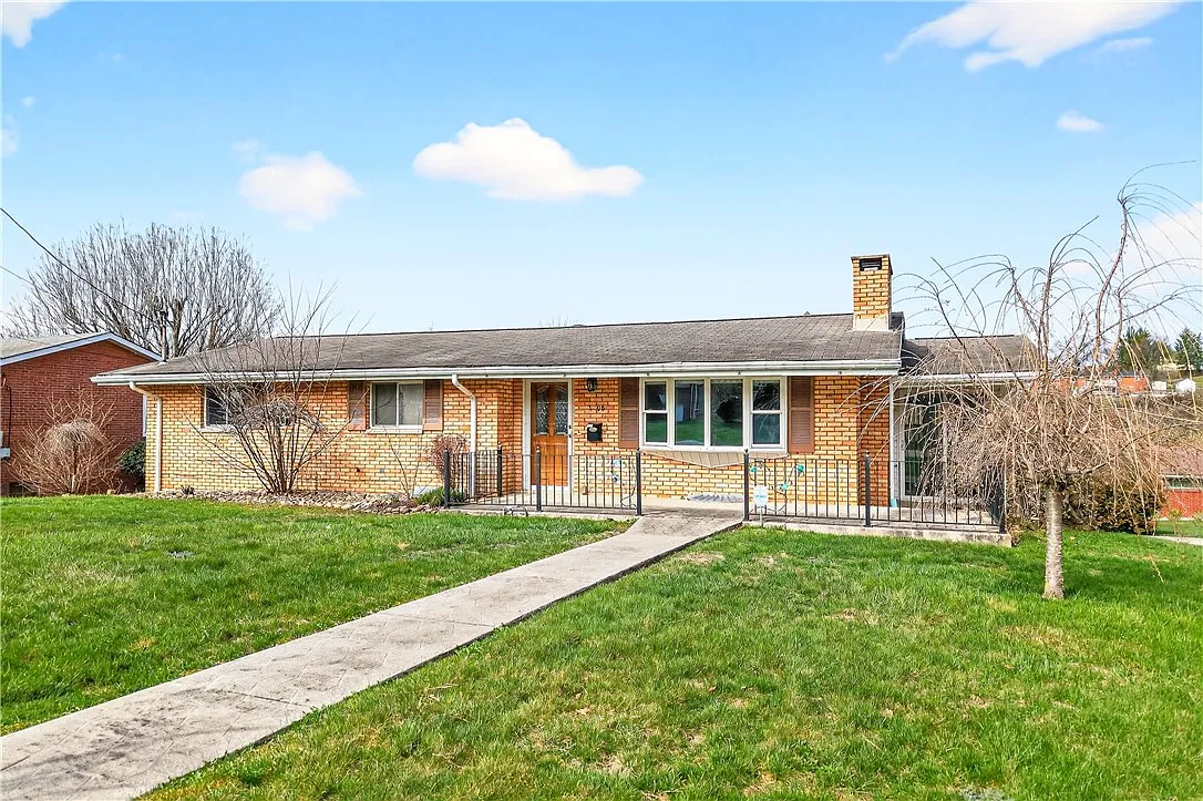 1106 Skyline Dr photo 1