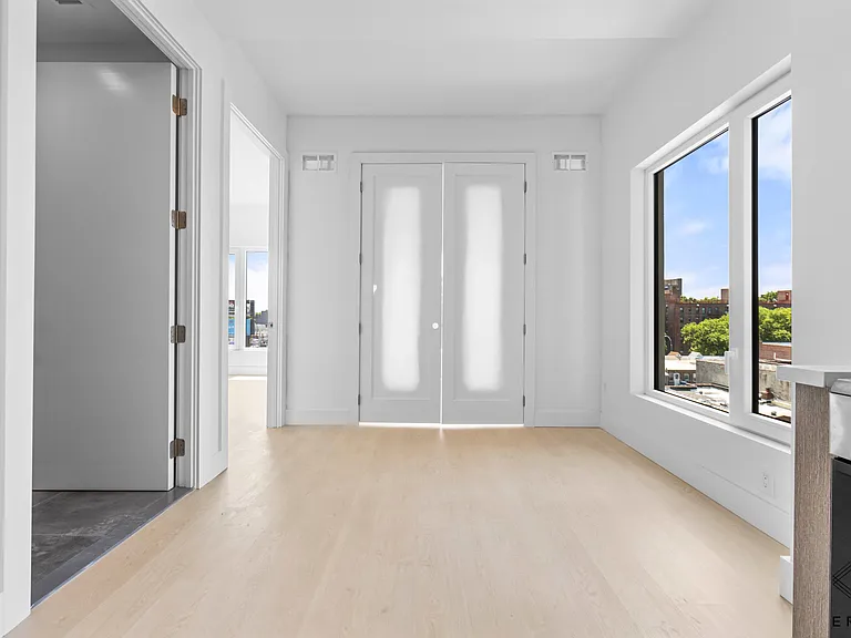 833 Maple St #4D — Photo 6