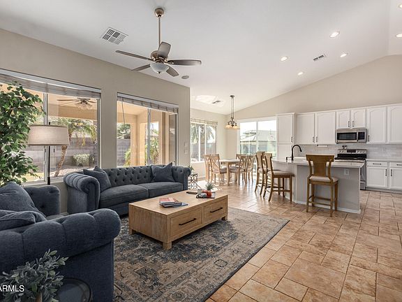 4th image of 3821 E REMINGTON Drive