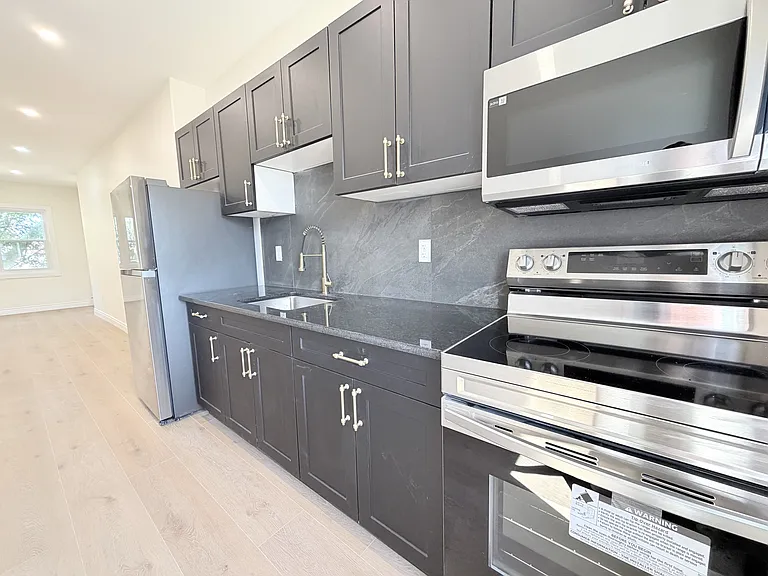 691 Ouellette Ave #3 — Photo 8