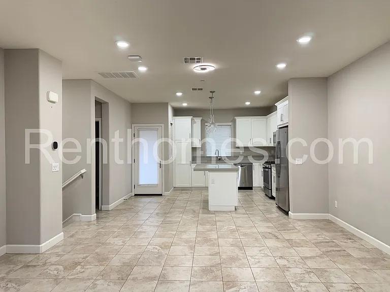 11007 Evelyn Way — Photo 5