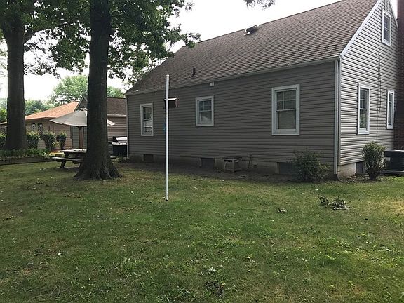 5th image of 235 Hilbish Ave