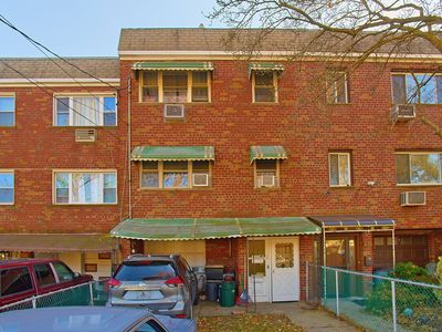 1958 Burke Ave, Bronx, NY, 10469