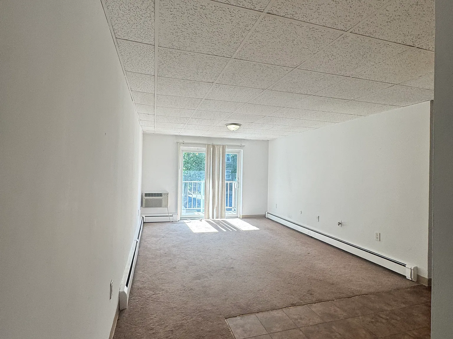 2 bed, 9999 sqft, $2,700 — Photo 1