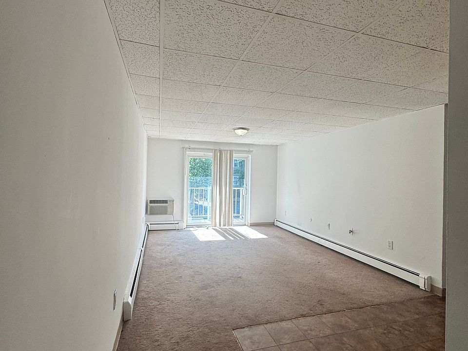 1st image of 86 Beacon St #15