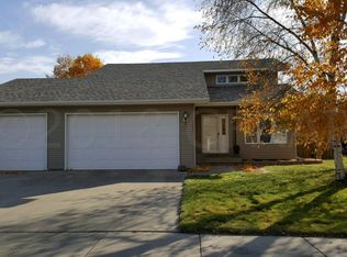 1973 27th Ave S, Grand Forks, ND 58201