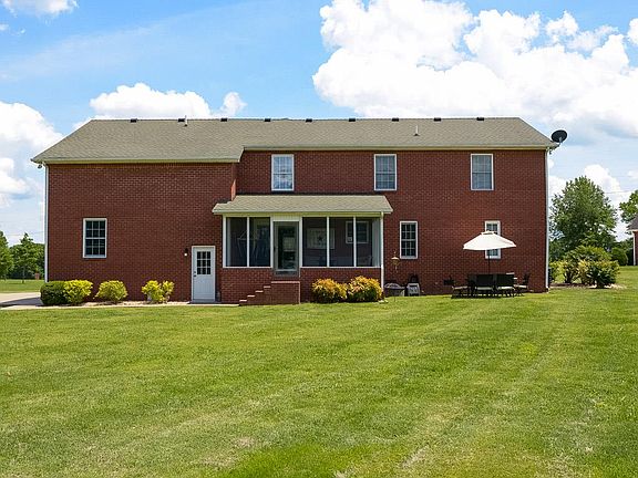 2nd image of 163 Highland Cir