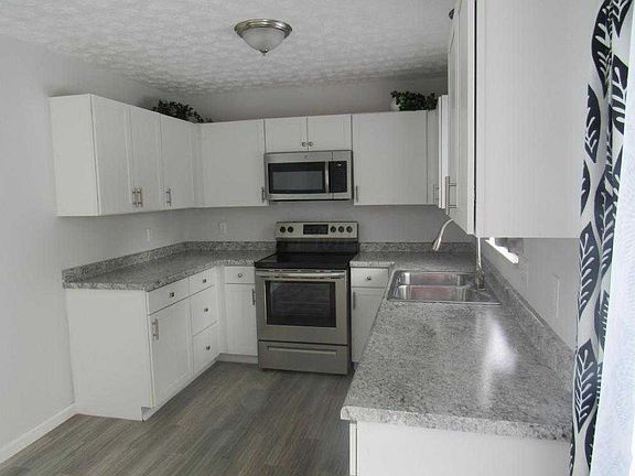 3rd image of 8436 Cliffthorne Way