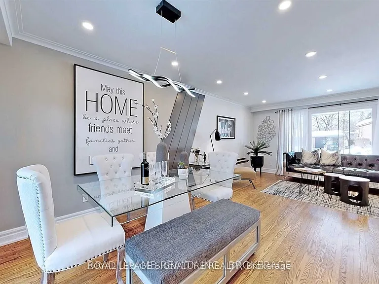 17 Baroness Cres #UPPER — Photo 10