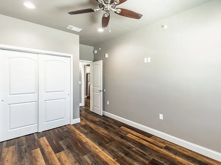 2409 Bois D Arc St — Photo 38