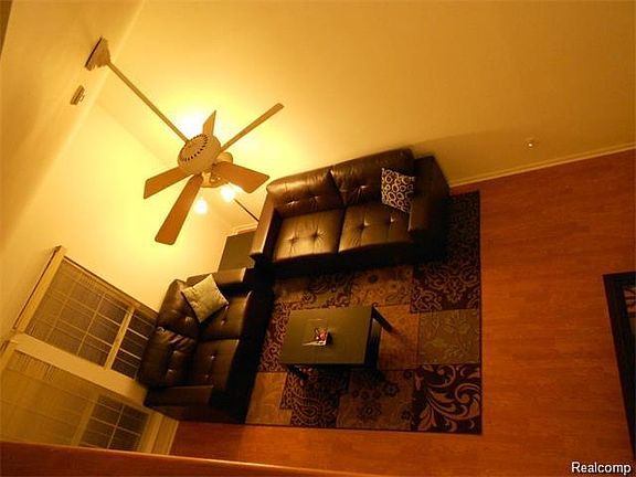 4th image of 1632 Bennington Ct #60
