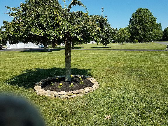 4th image of 609 Pleasant Ln