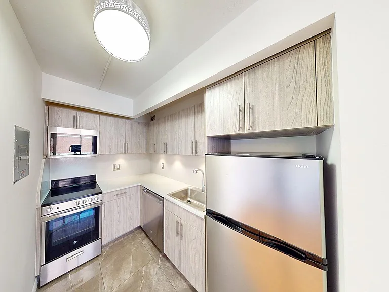 121 Reade St #9N — Photo 7