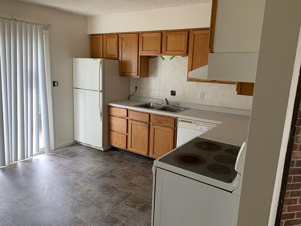 2nd image of 3010 Y St #1