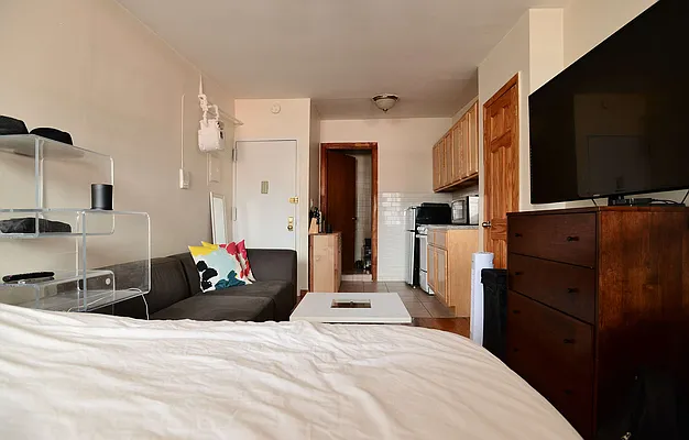 Rented by J Misrahi Realty Corp | media 10