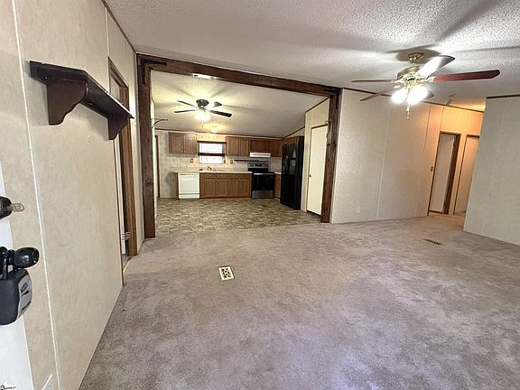4th image of 38 Raisinwood Dr